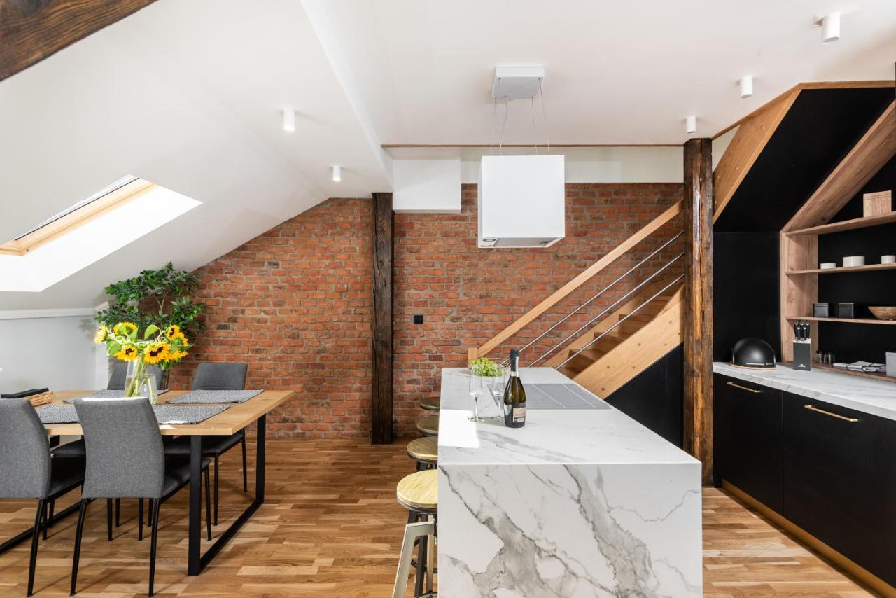 Riverside Premium Class Apartment - By Upstairs Krakow Dış mekan fotoğraf